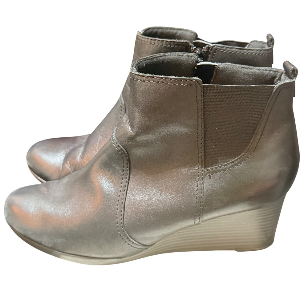Clarks Ankle Boots Womens 9M Black Leather Wedge Bootie Zip Round Toe Minimalist